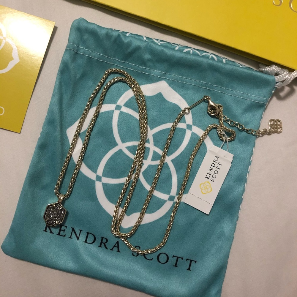 Kendra Scott Oliver Necklace in Gold Plat. Drusy